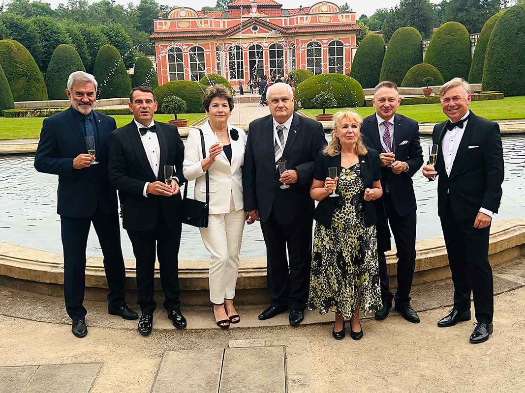 Konsulowie Honorowi RC na zjeździe w Pradze